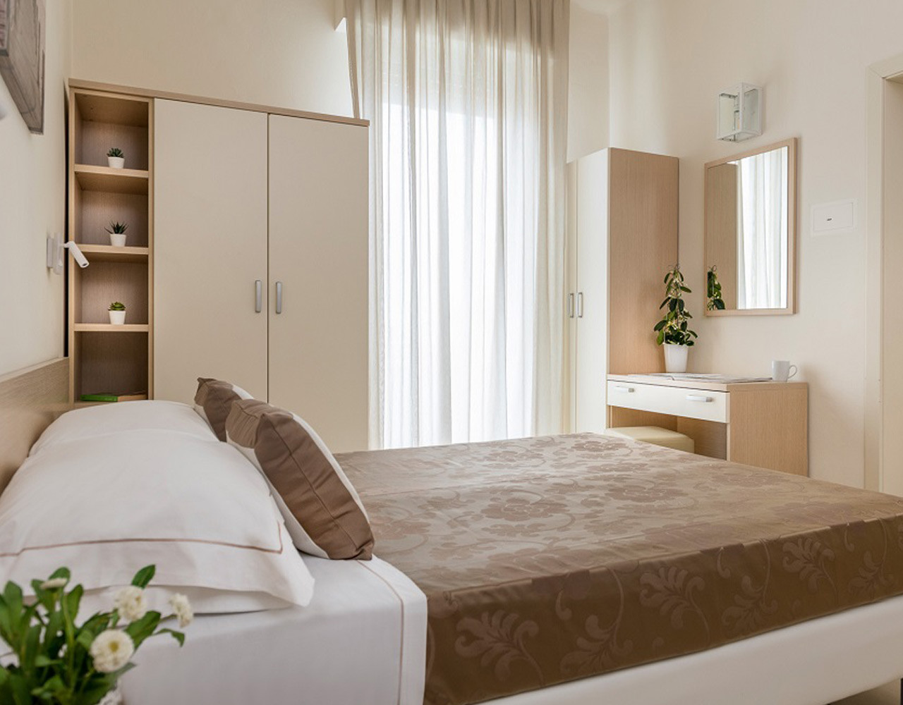 media.Camera-Profumo-di-mare-01-Hotel-Principe-Cattolica-1