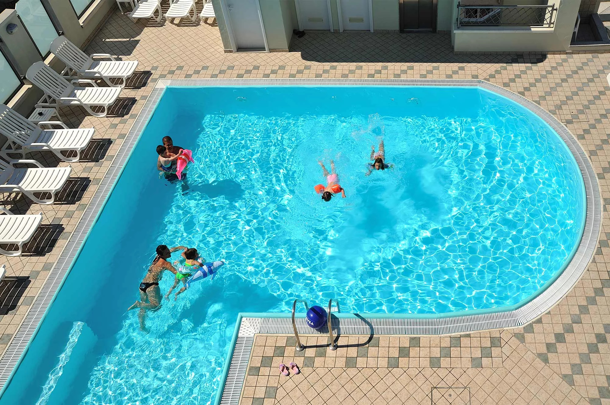 media.Slide-Piscina-01-Hotel-Principe-Cattolica